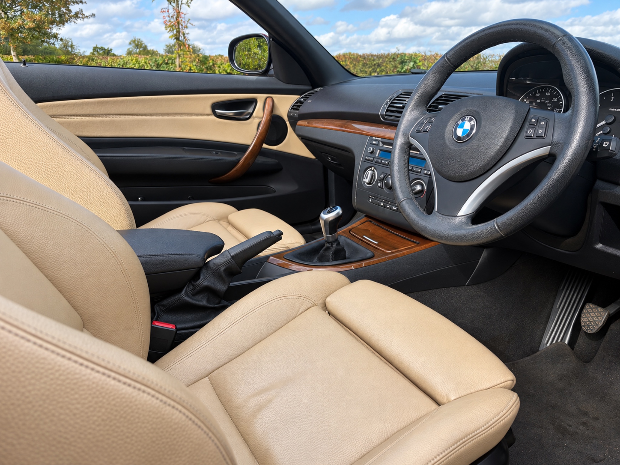 BMW 118i Sport photo 3